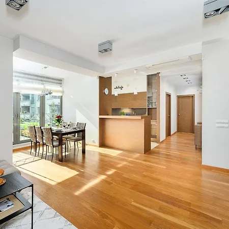 Lejlighed Parkside Flat With Private Garage Łódź